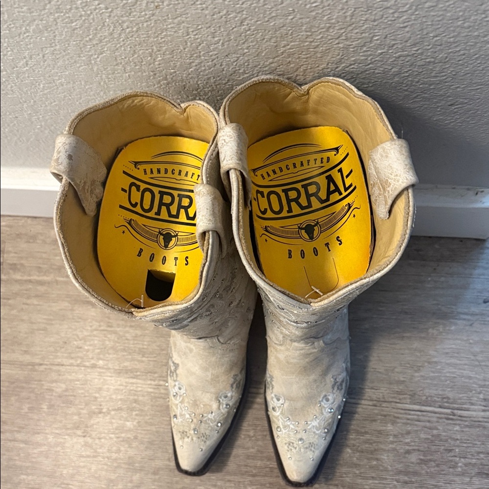 Corral Cream Floral Embroidered Boots - image 2